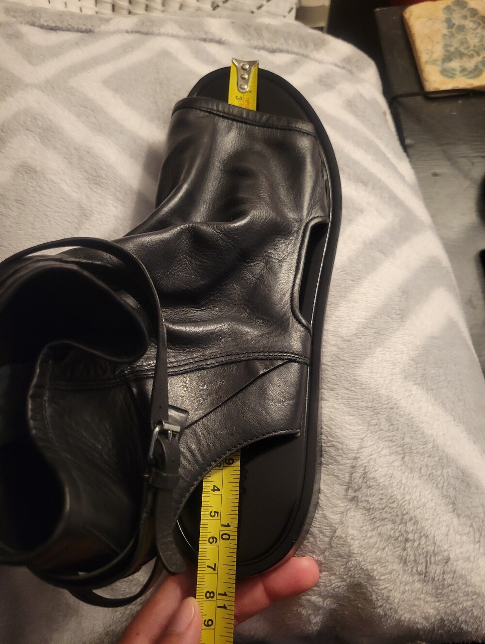 Vince Thalia Black Leather Peep Toe Zip Bootie Sandals Women's 10 - Picture 10 of 10